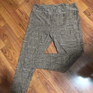 Lularoe tall and curvy leggings